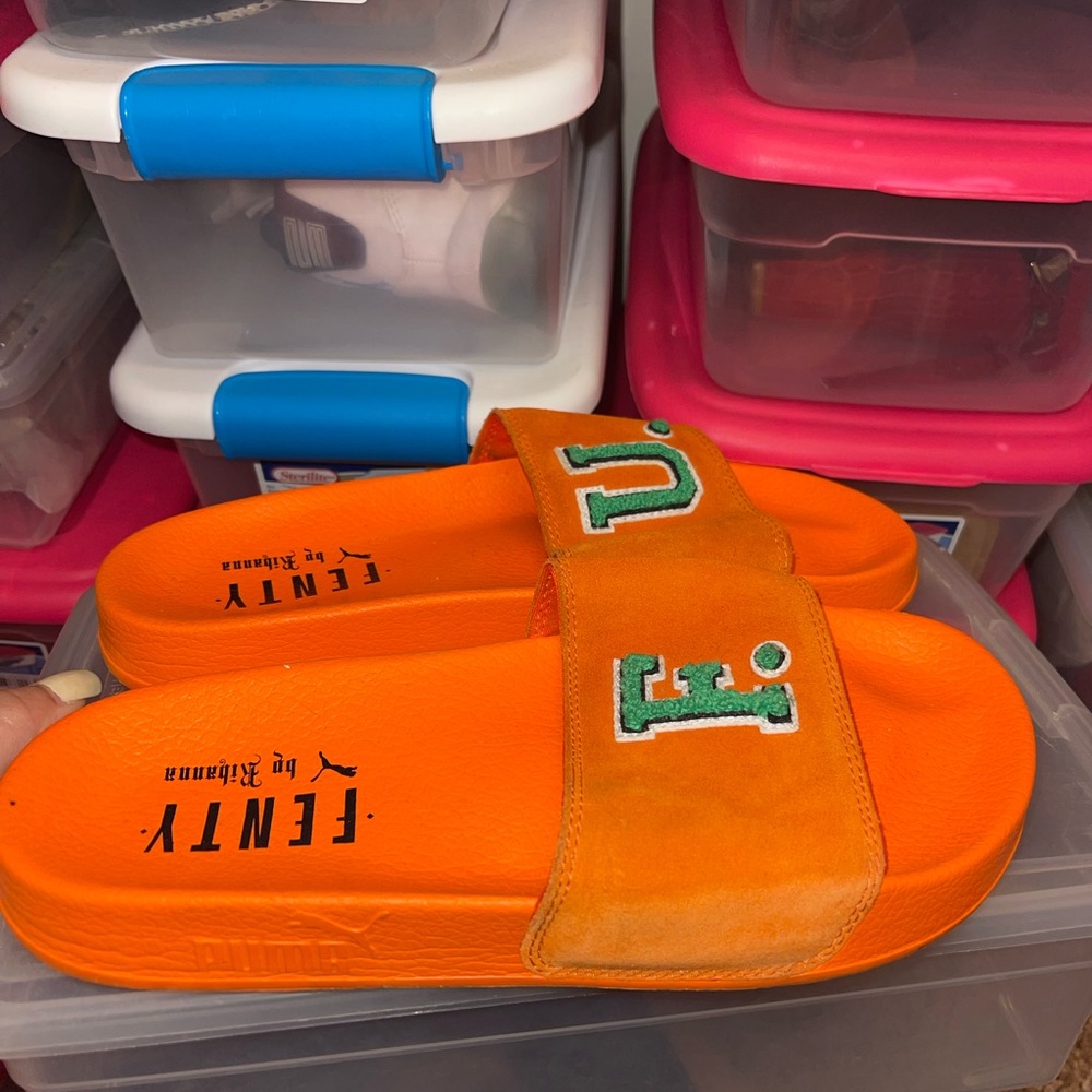 Women’s puns fenty slides